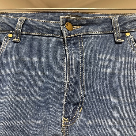 D. Jeans Straight Leg Cuffed Ankle Jeans Medium Wash Whiskered Plus Size 16 - Picture 3 of 14